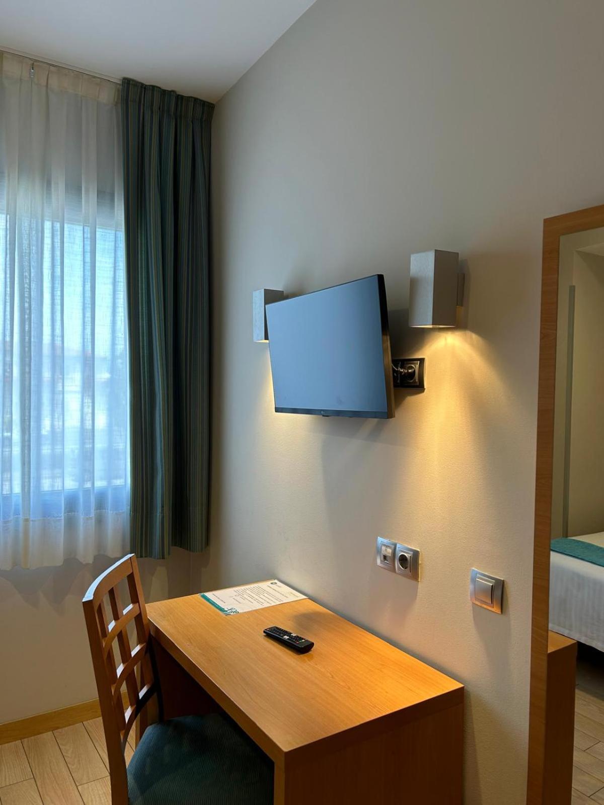 Hostal Aralar Aizoáin Exteriör bild