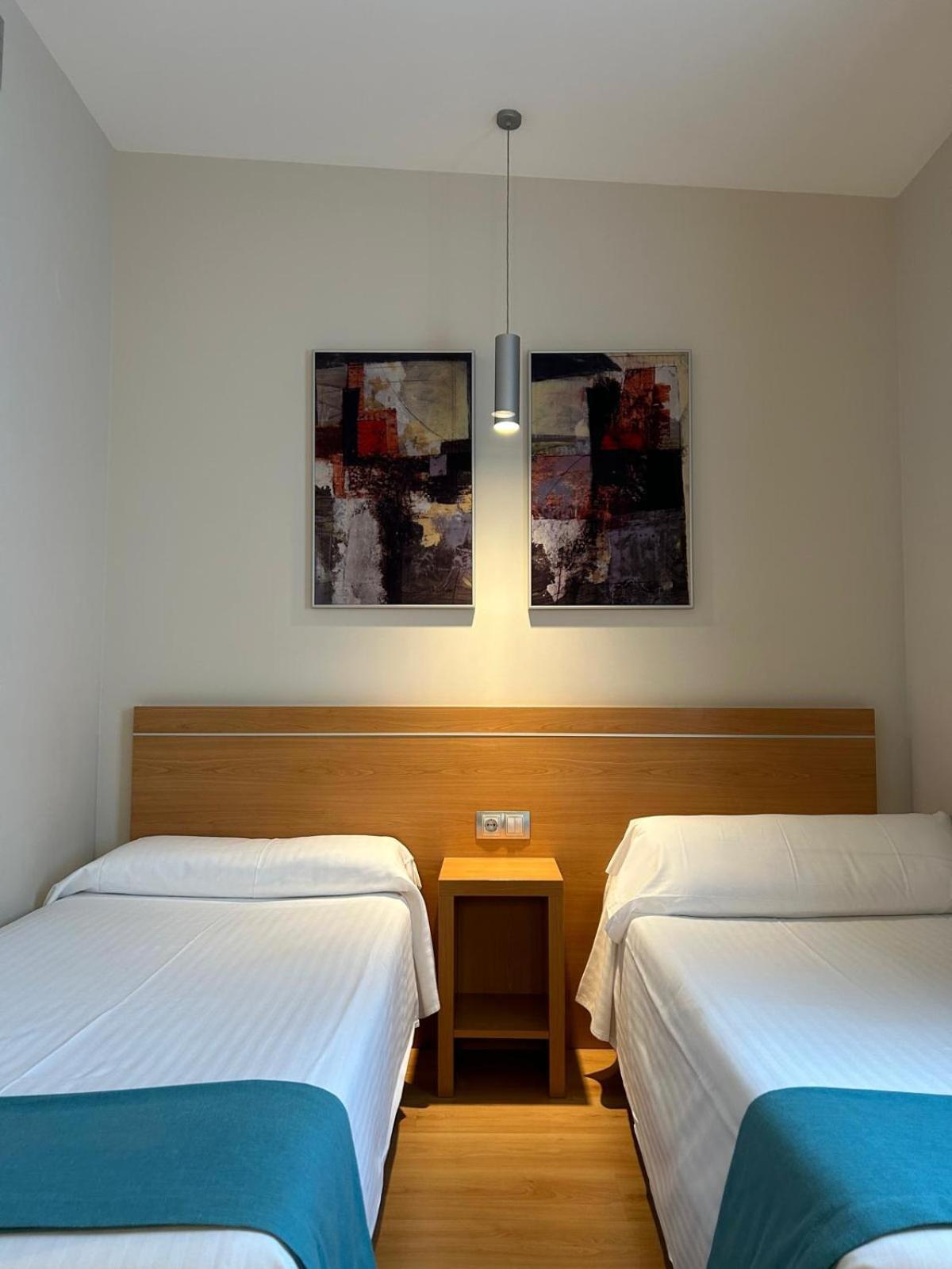 Hostal Aralar Aizoáin Exteriör bild