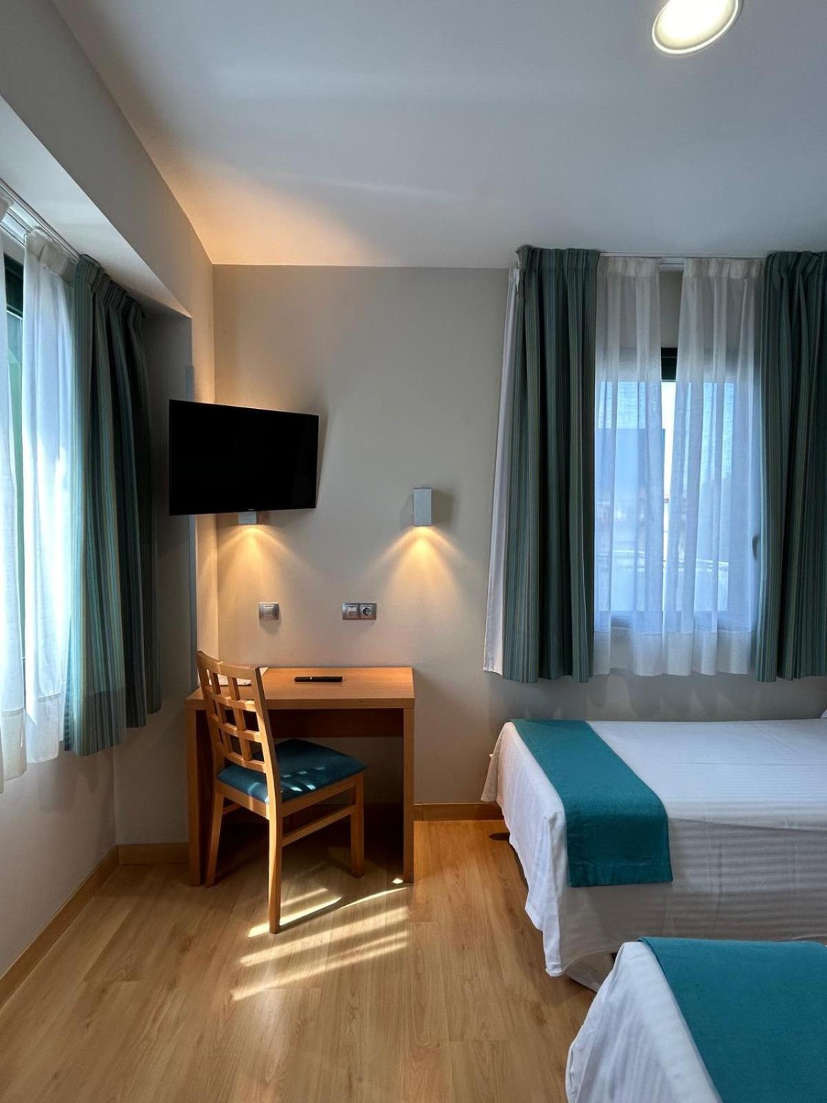Hostal Aralar Aizoáin Exteriör bild