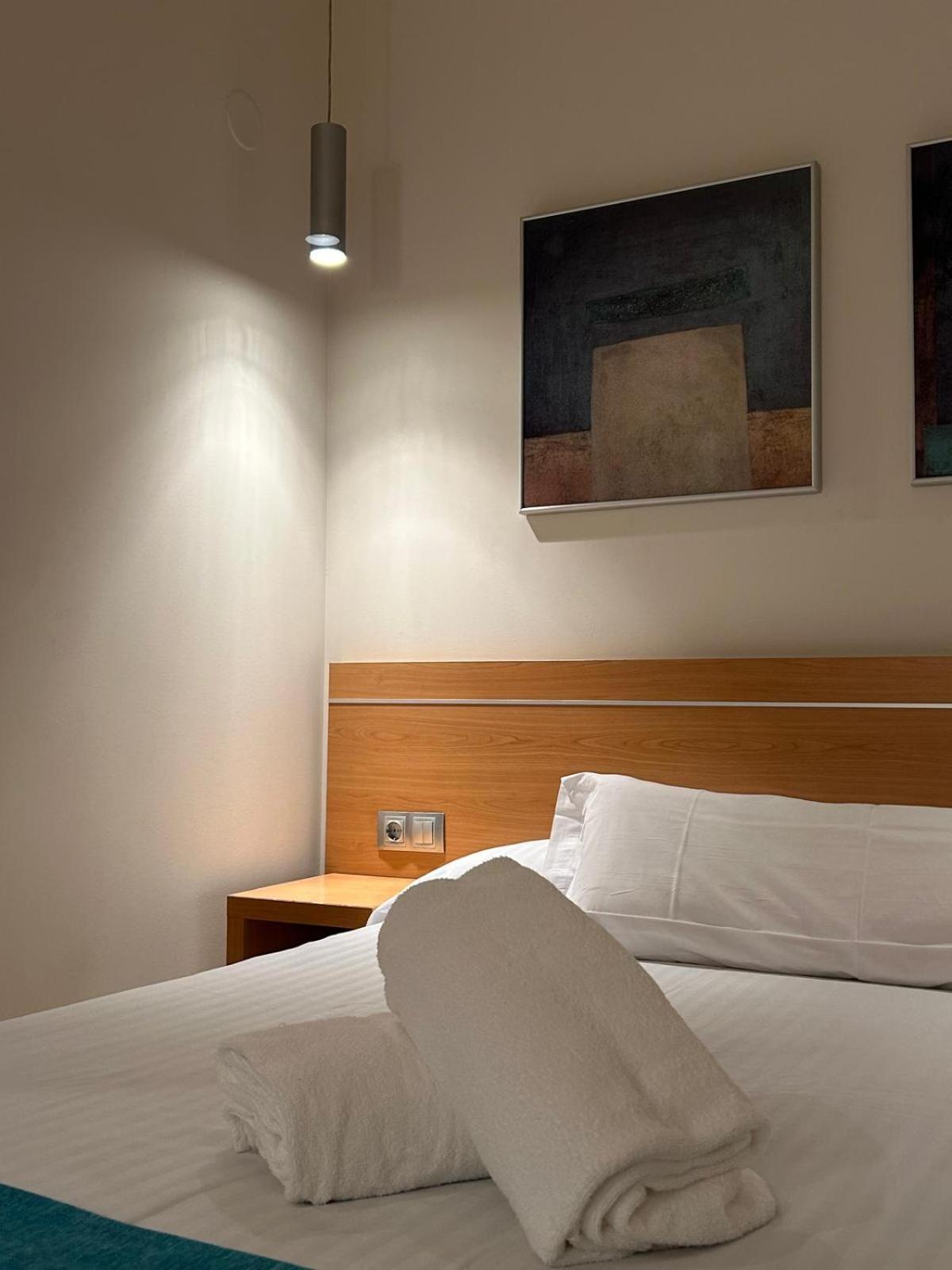 Hostal Aralar Aizoáin Exteriör bild