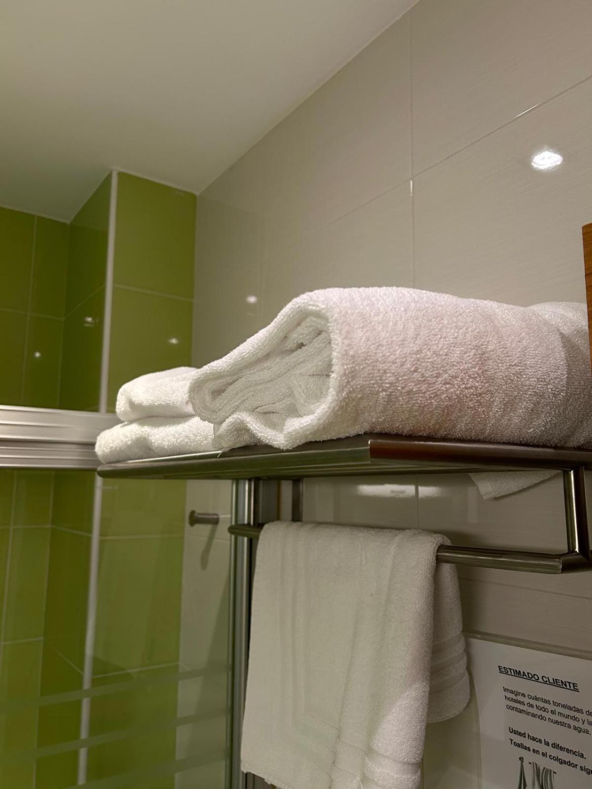 Hostal Aralar Aizoáin Exteriör bild