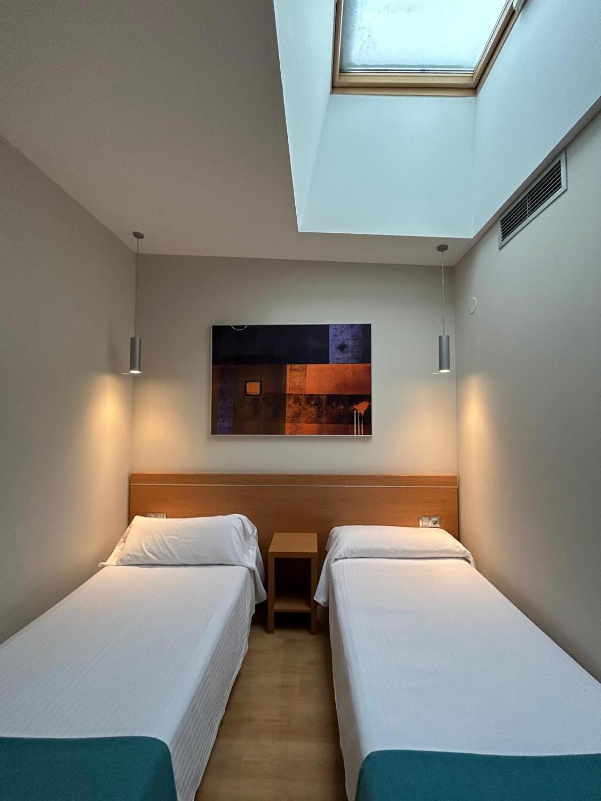 Hostal Aralar Aizoáin Exteriör bild