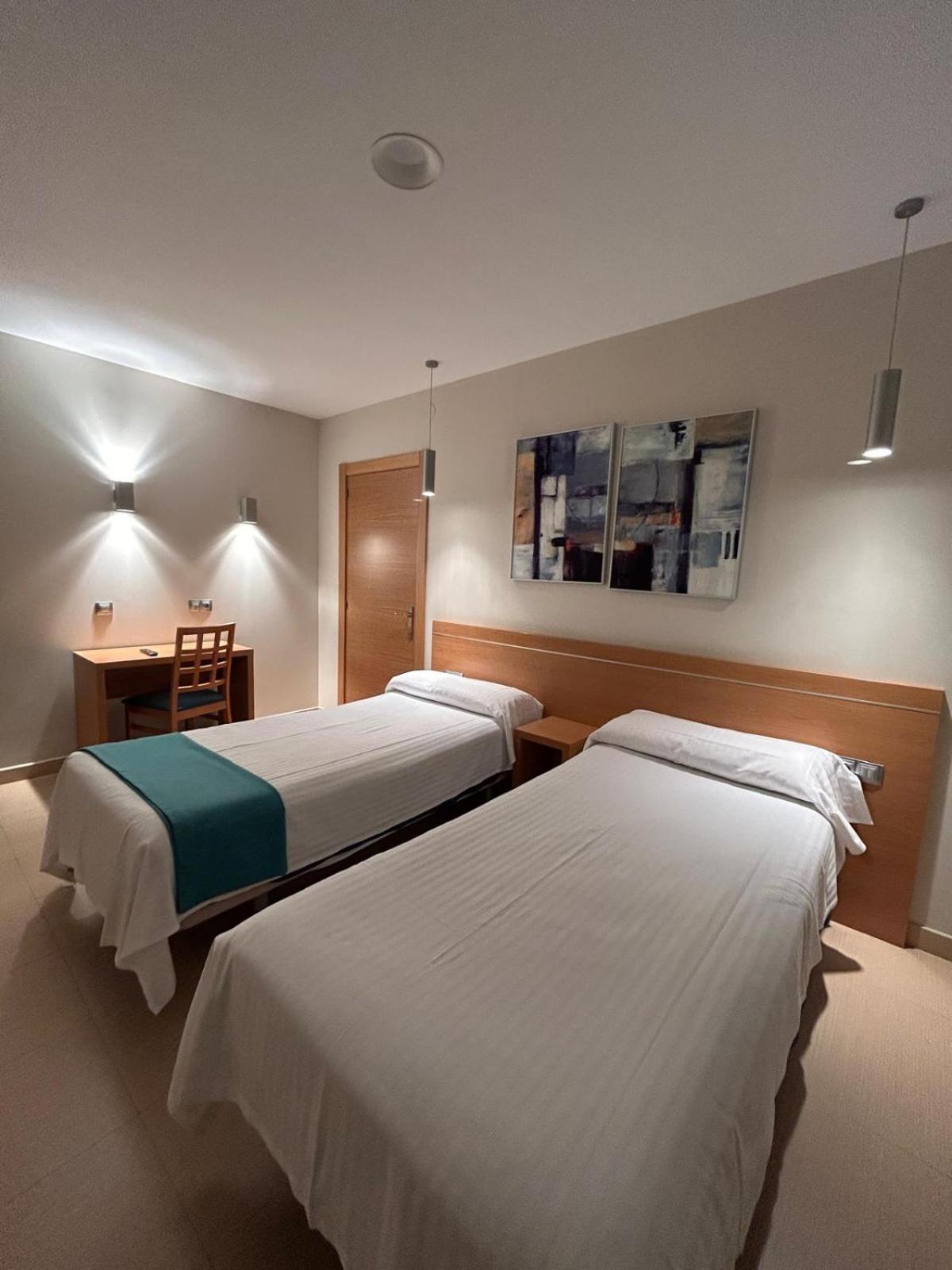 Hostal Aralar Aizoáin Exteriör bild