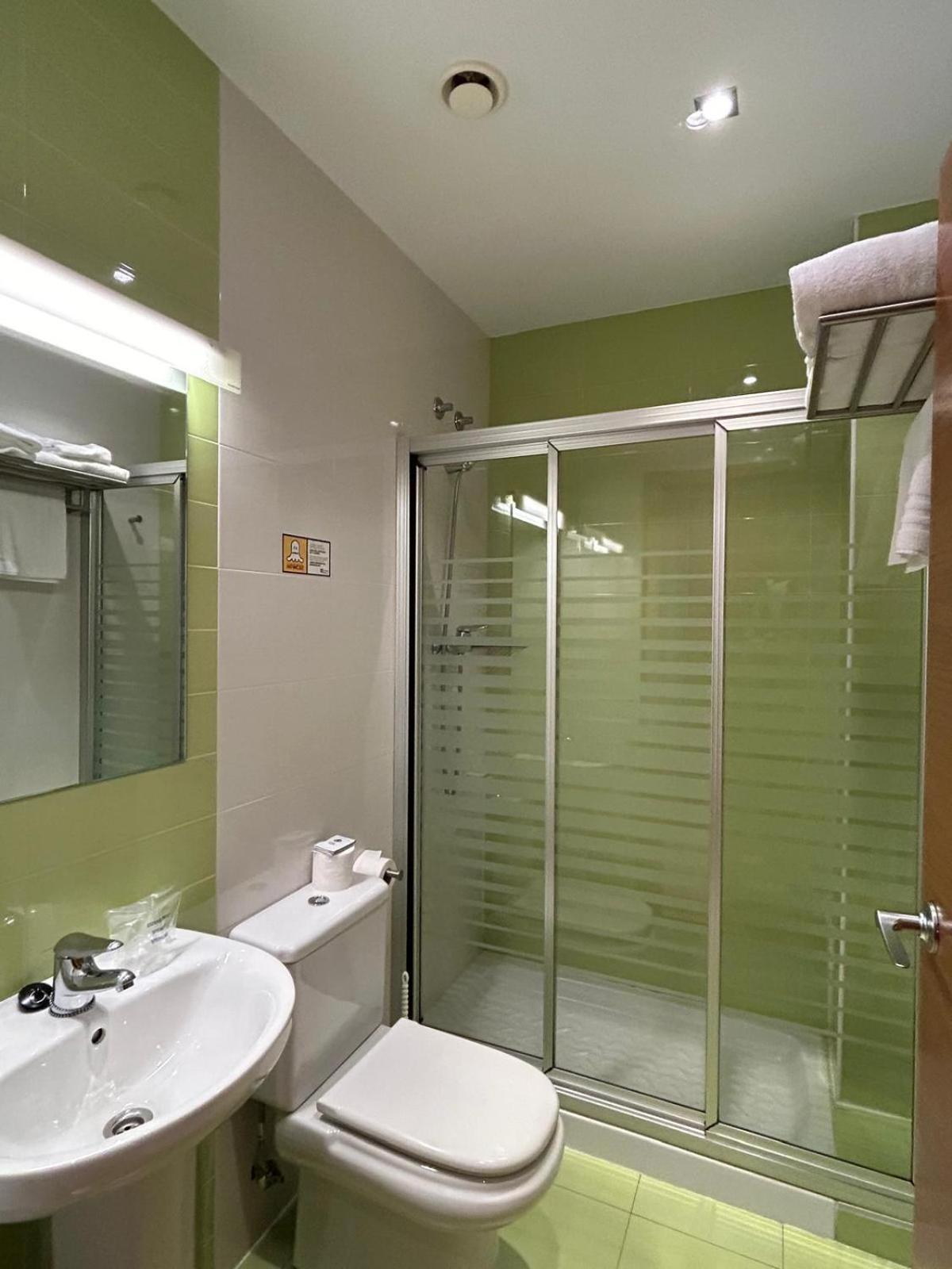 Hostal Aralar Aizoáin Exteriör bild