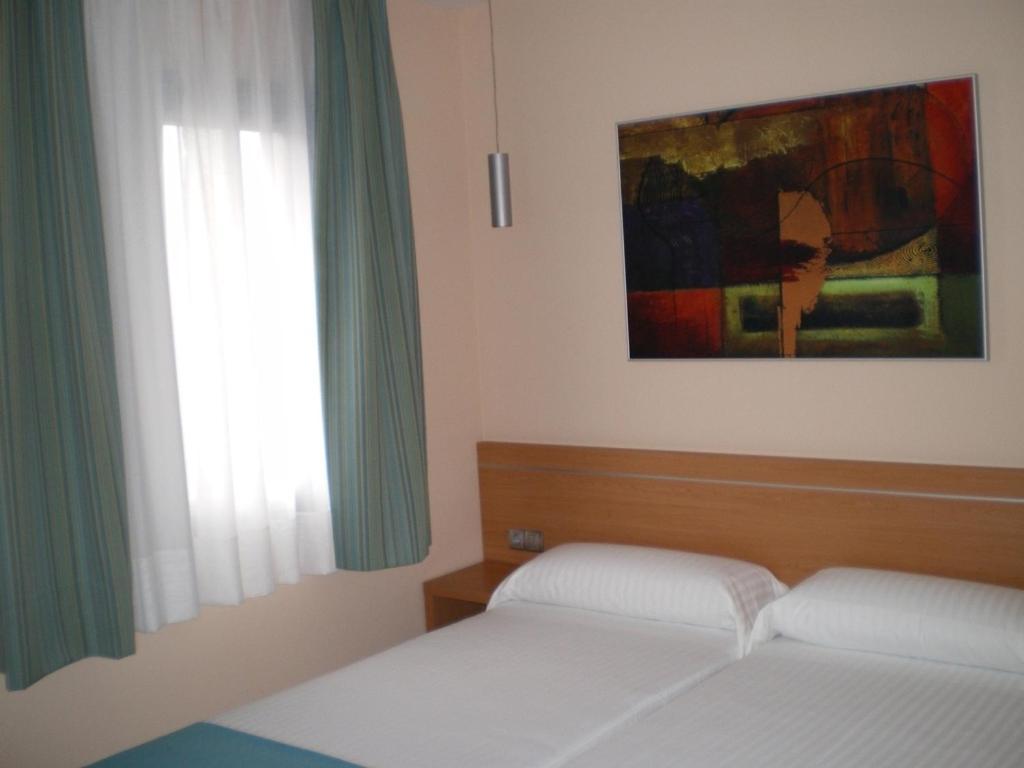 Hostal Aralar Aizoáin Exteriör bild